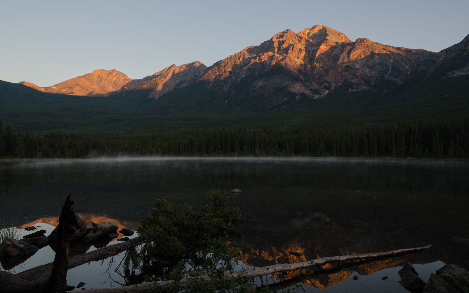 Pyramid Mountain and Lake under a Sunrise Sky — Mountains wallpaper