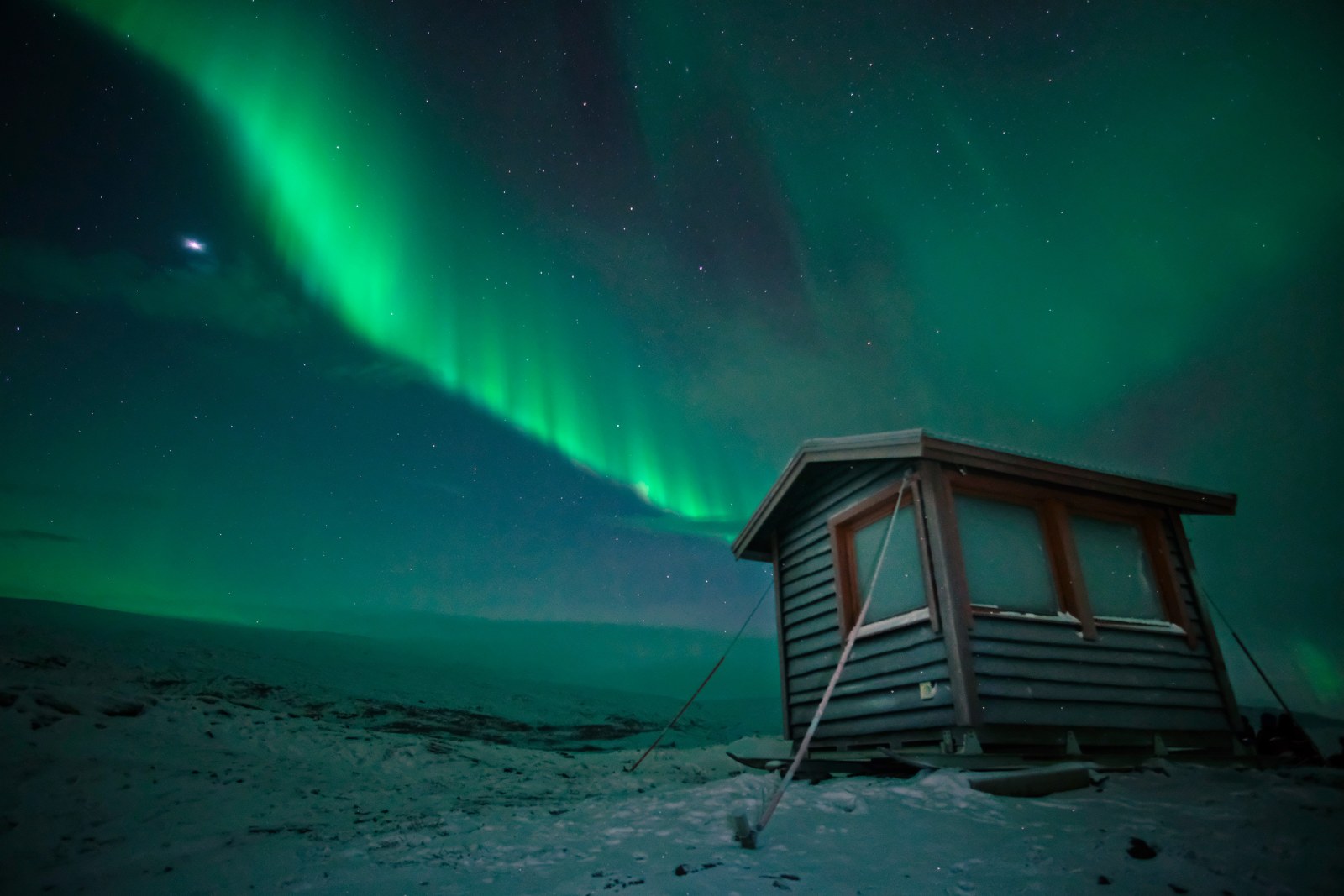 Aurora Borealis OLED 4K Wallpaper — OLED & AMOLED wallpaper