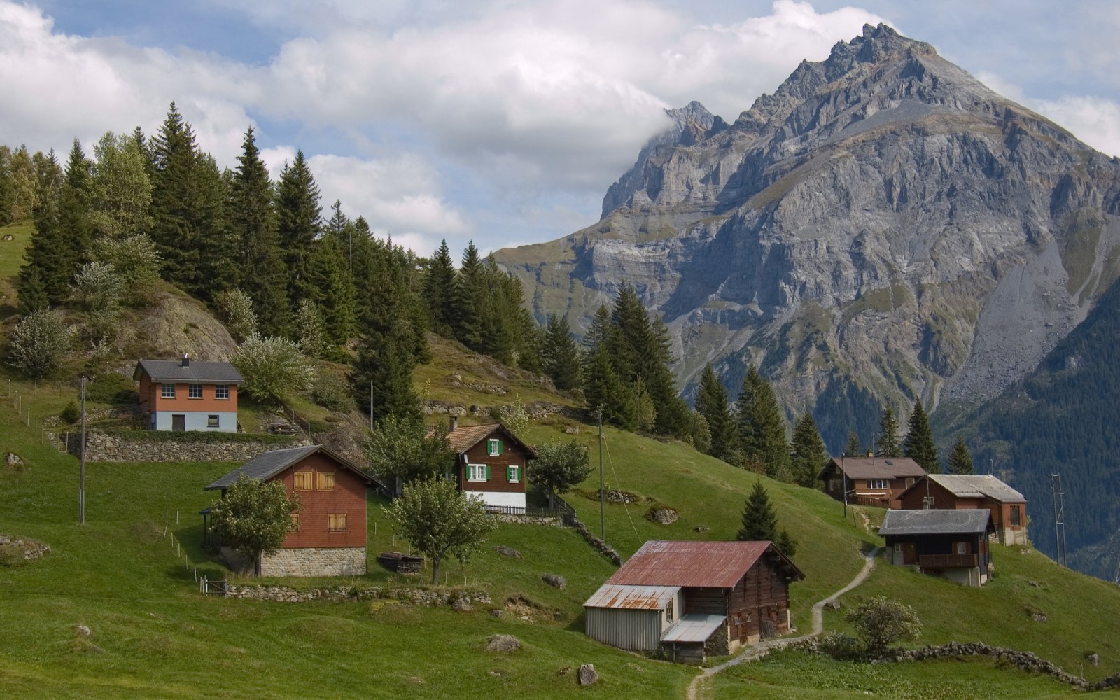 Alpine Village and Mountain Peak Wallpaper — Nature wallpaper