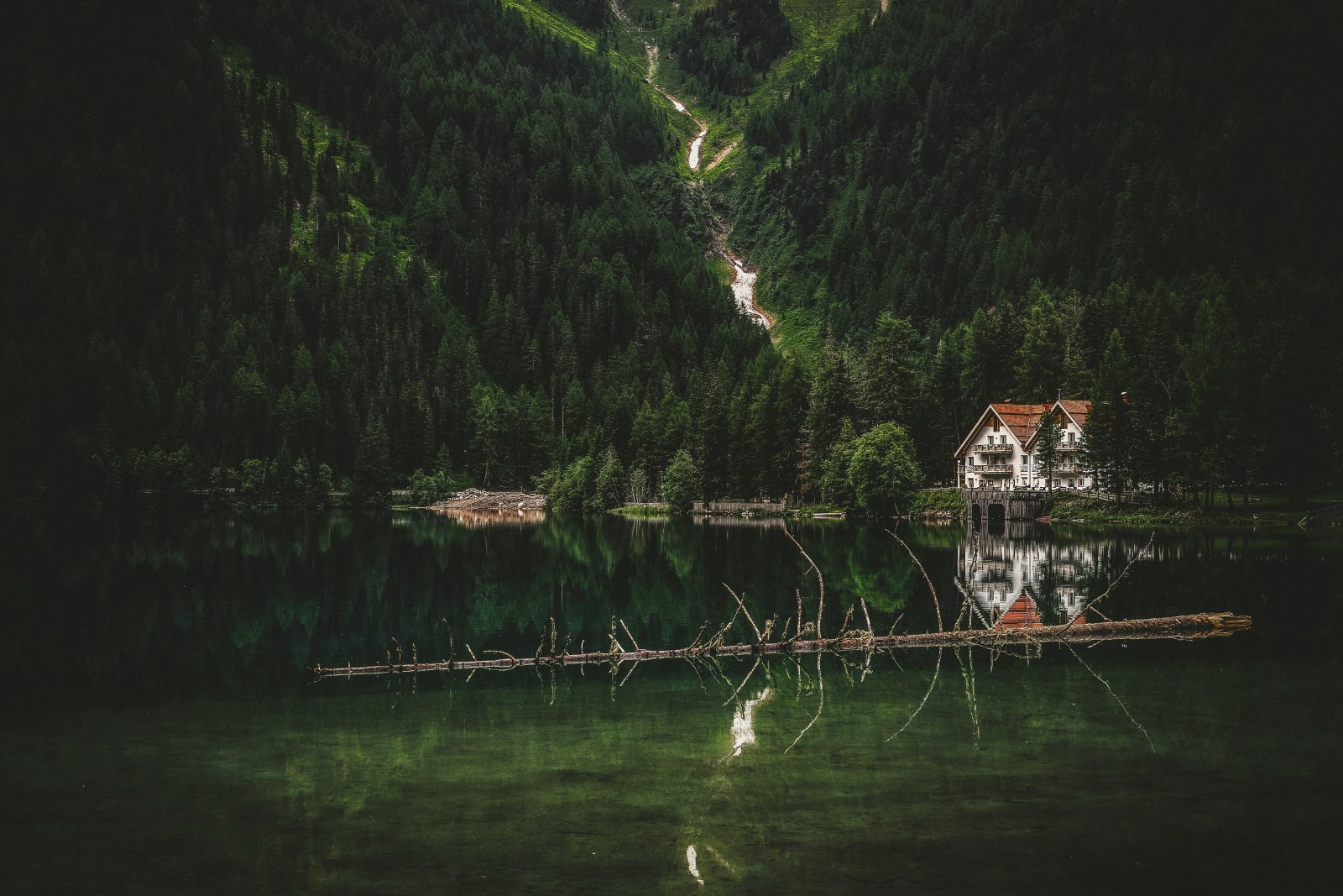 Lake Scene — Nature wallpaper