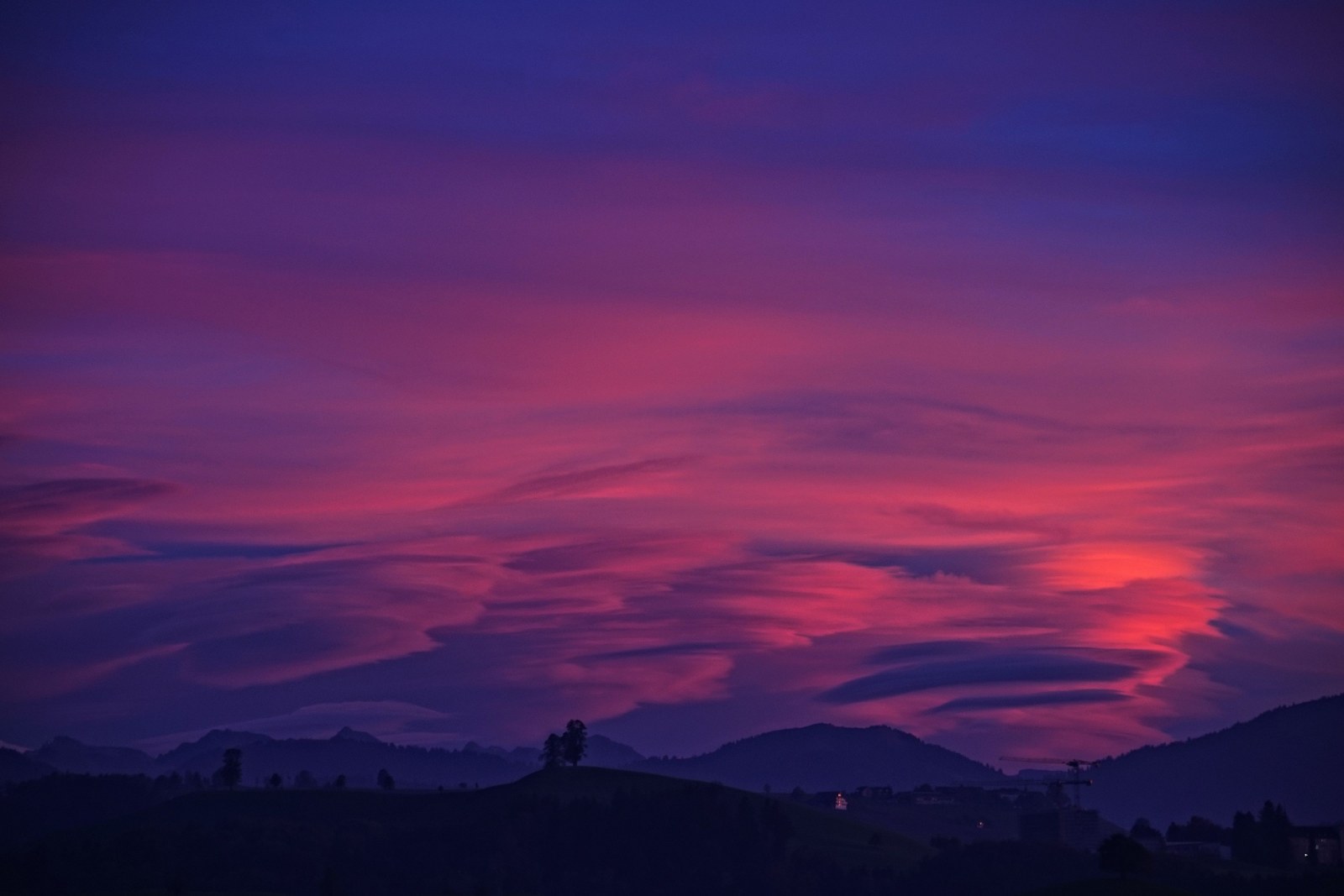 Purple Sky in Cool-Toned Light — Sunsets & Sunrises wallpaper