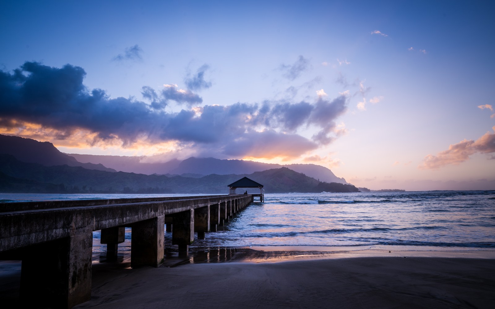 Hanalei Bay Pier at Sunrise Wallpaper — Nature wallpaper