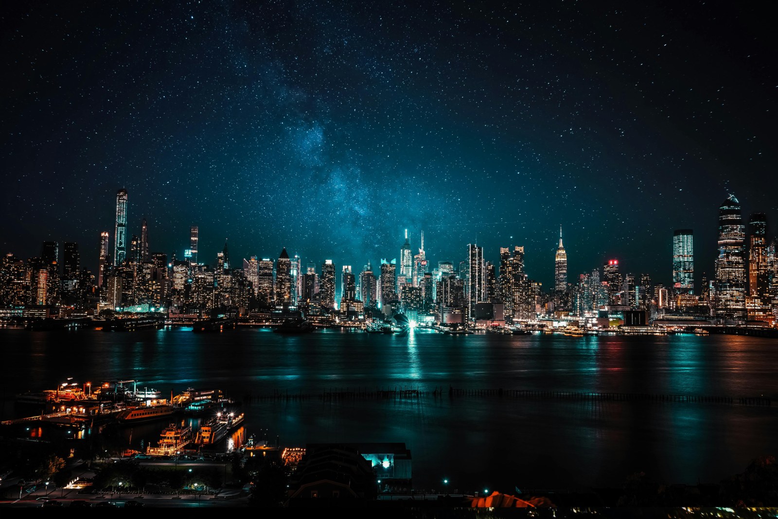 Dark City Skyline in Download — City wallpaper