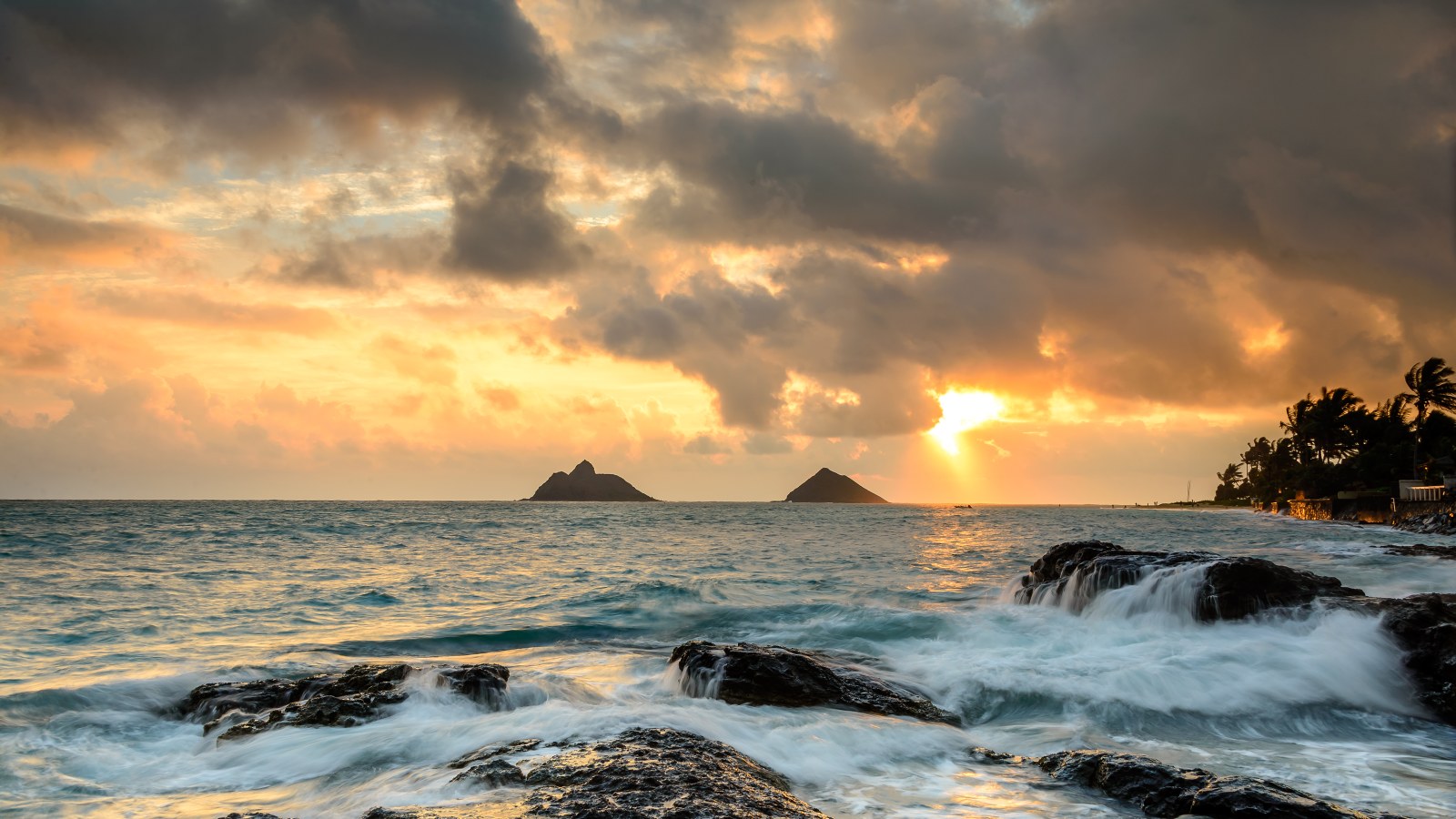 Golden Ocean Sunset Over Rocks 4K Wallpaper — Nature wallpaper