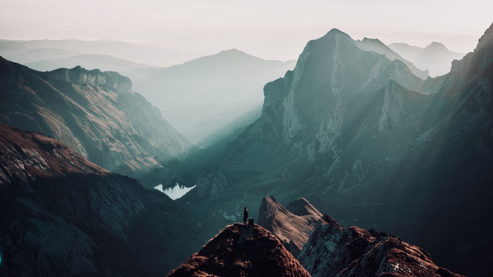 Mountain Peaks in Cool Natural Light — Mountains wallpaper