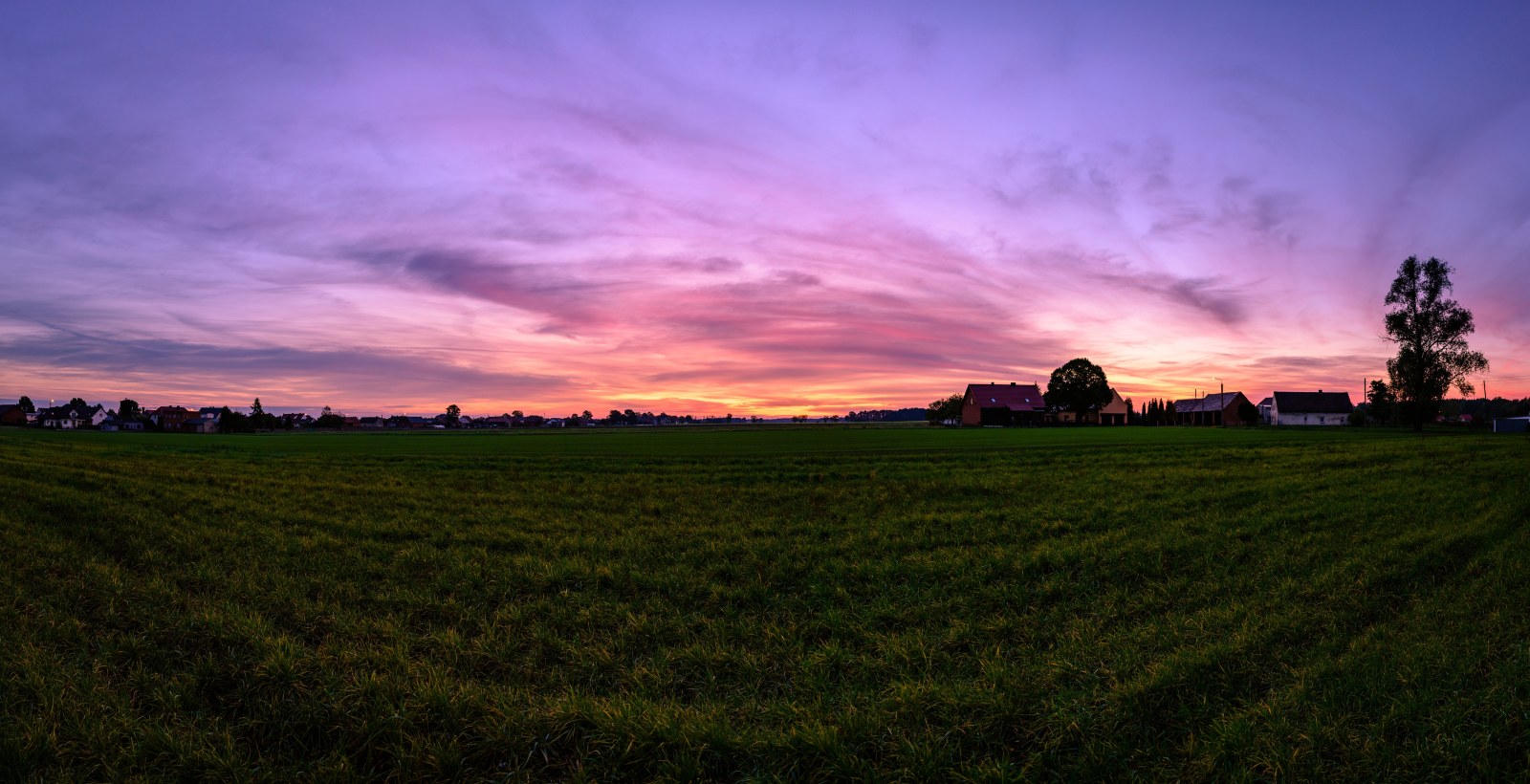 Vivid Sky in Pink Tones — Sunsets & Sunrises wallpaper