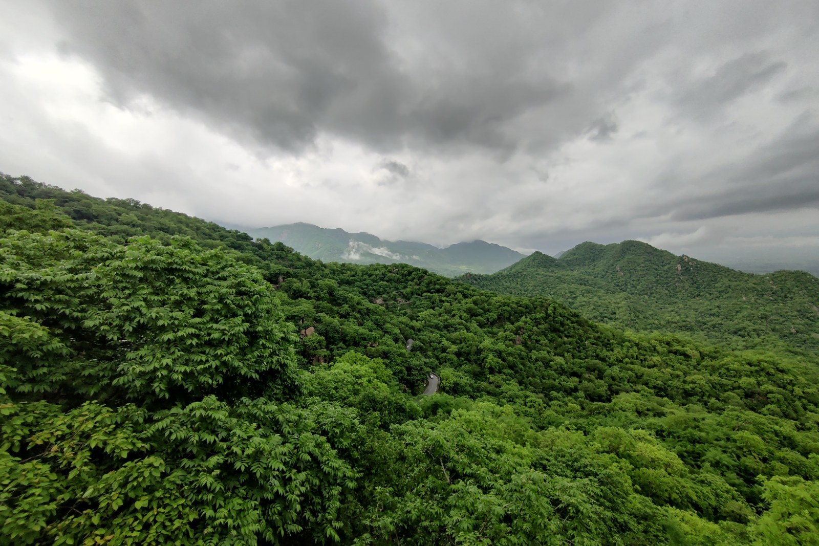 Green Hills near Mount Abu, India — Nature wallpaper