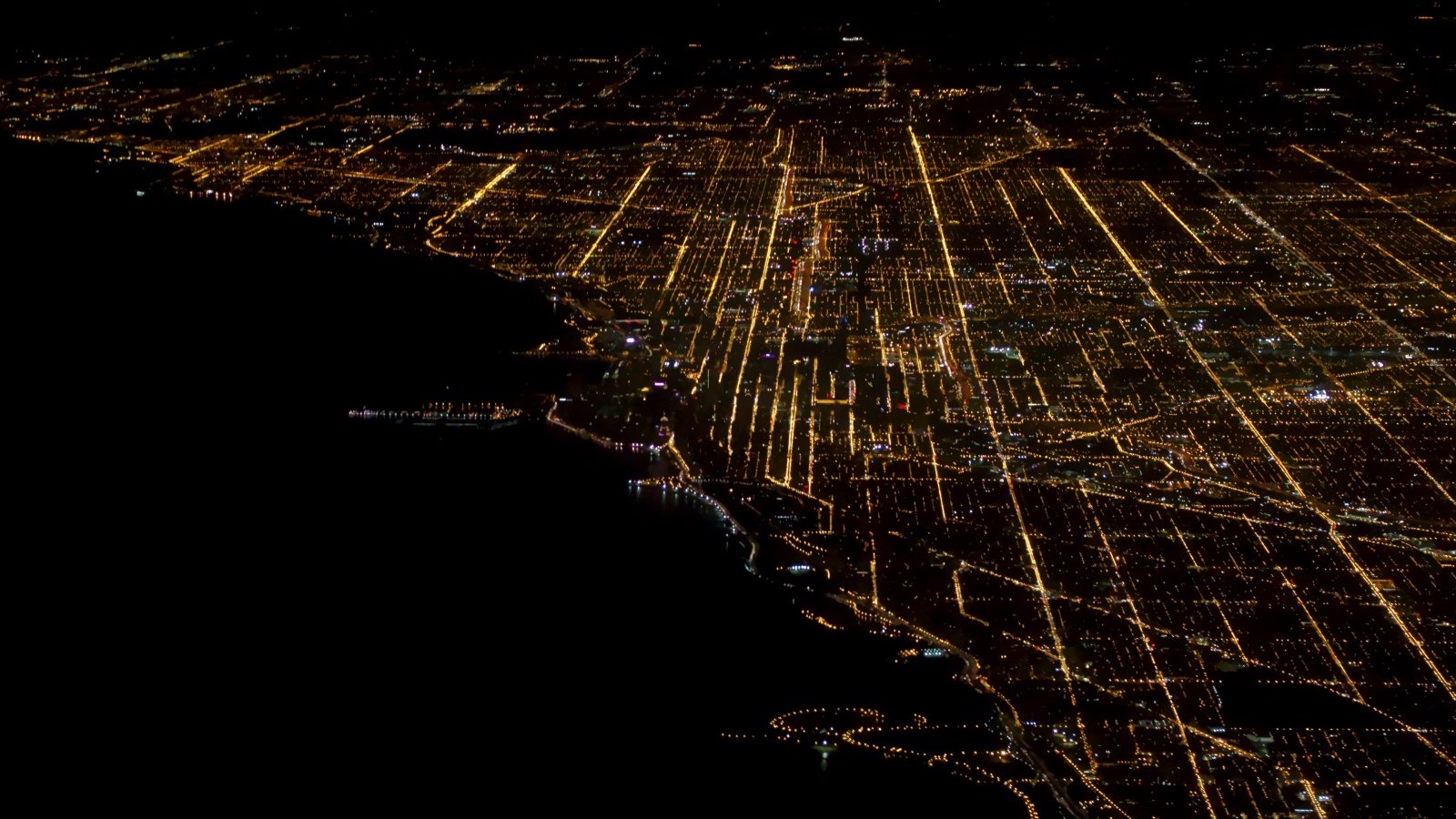 Cityscape in Deep Black Natural Light — City wallpaper
