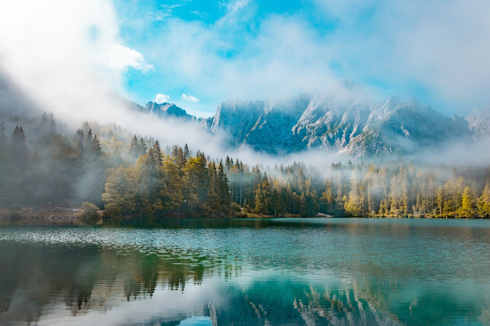 Misty Lake in the Italian Alps — Nature wallpaper