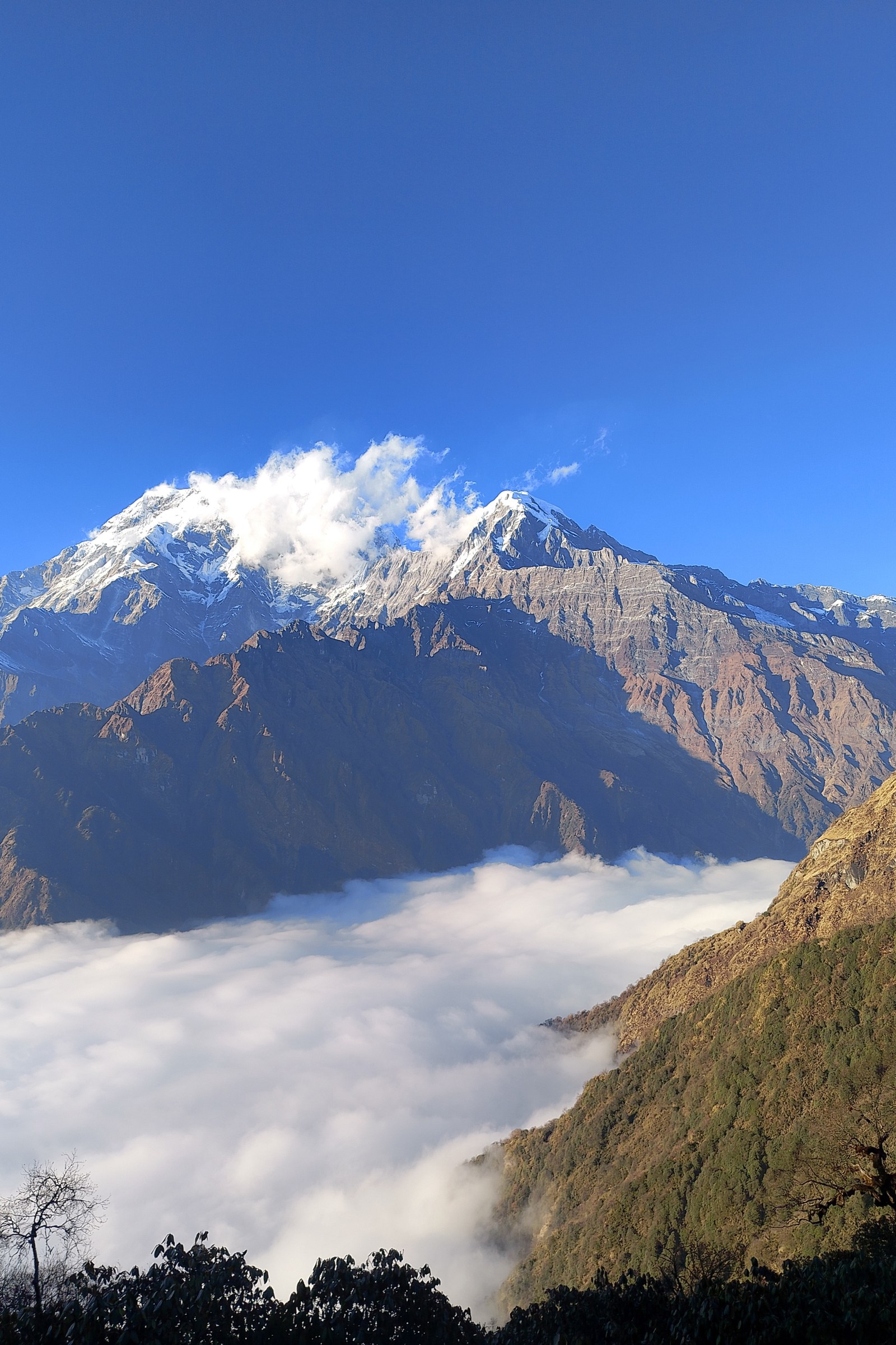 Snowy Mountain Peaks in Blue Tones — Mountains wallpaper