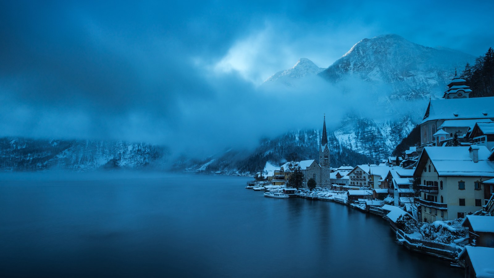 Hallstatt on a Misty Winter Evening — Nature wallpaper