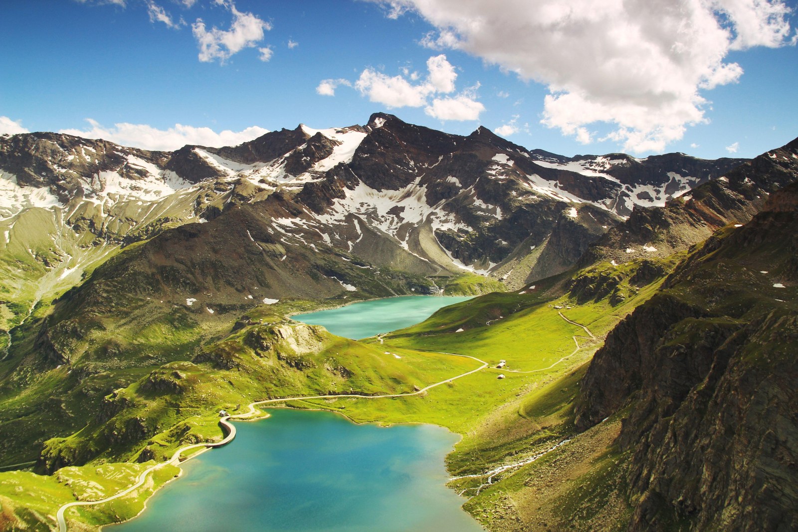 Mountains Desktop Background 4K Wallpaper — Mountains wallpaper