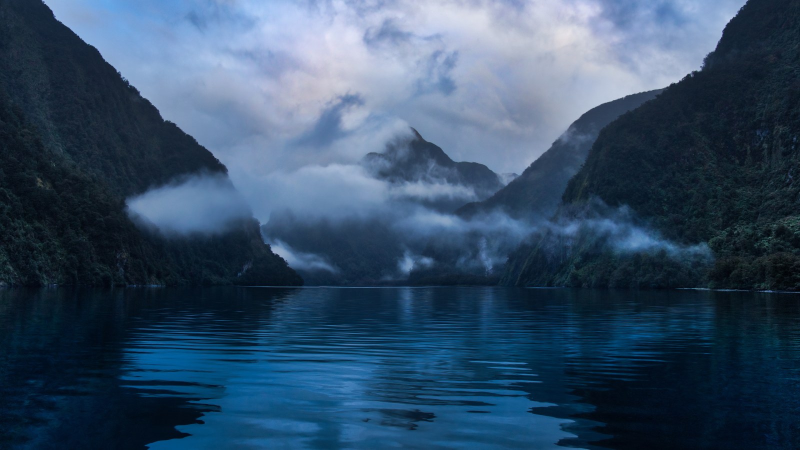 Misty Mountains, New Zealand — Nature wallpaper