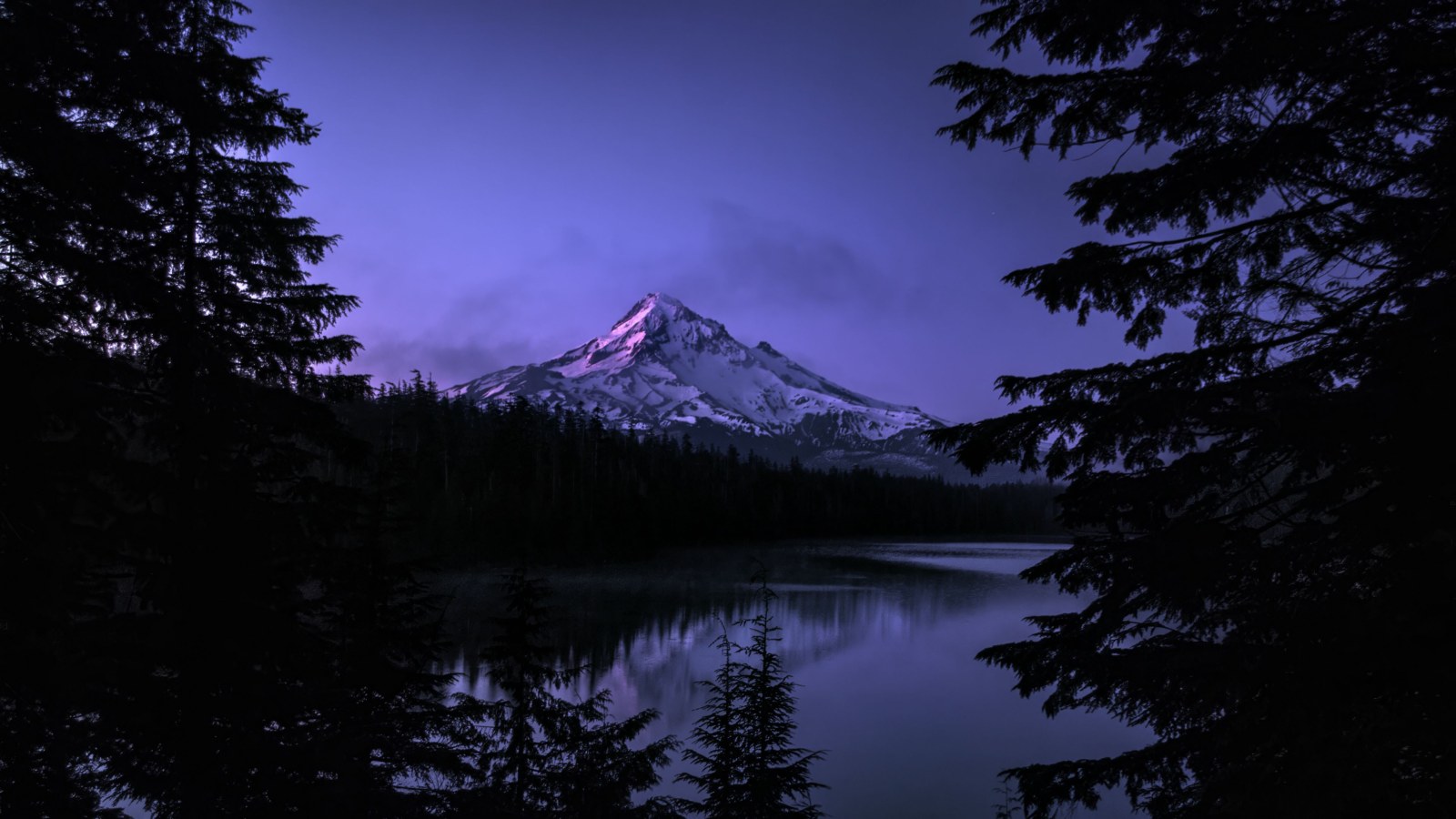 Mountain Lake in Moody Natural Light — Mountains wallpaper