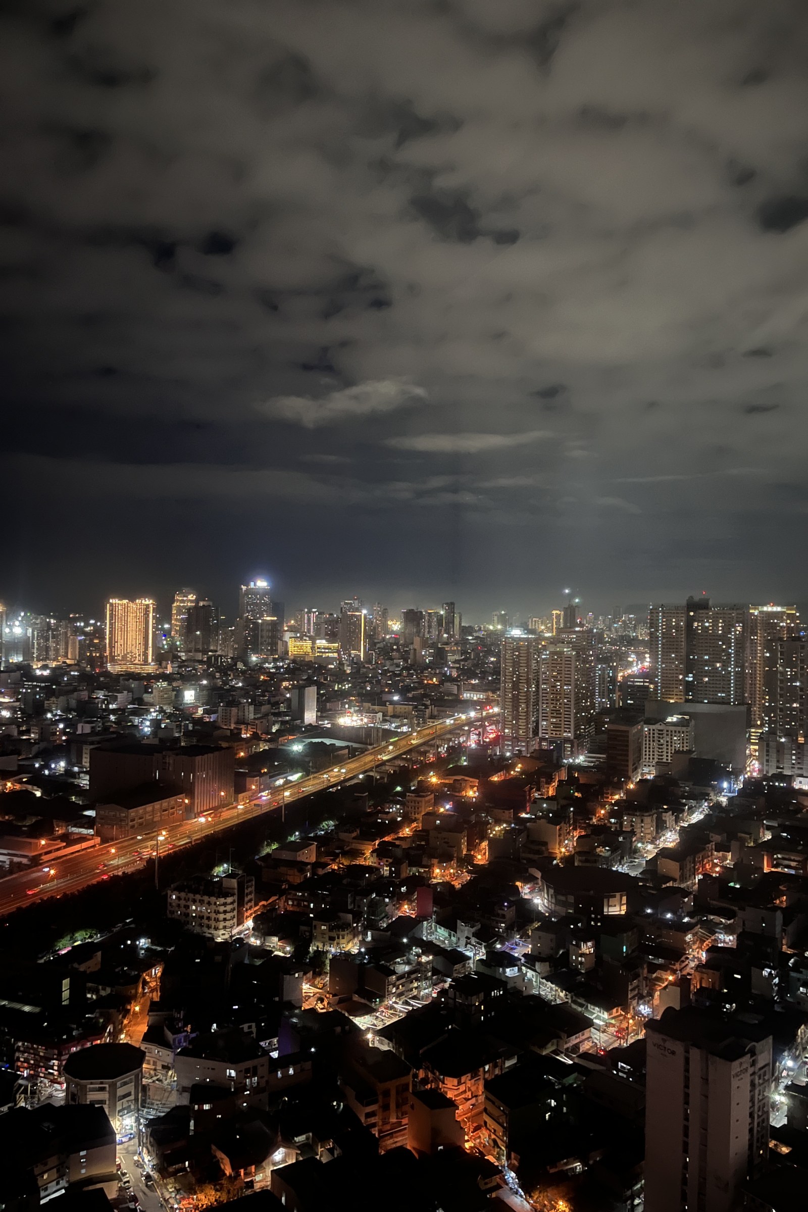 Nighttime Cityscape in Philippines — City wallpaper