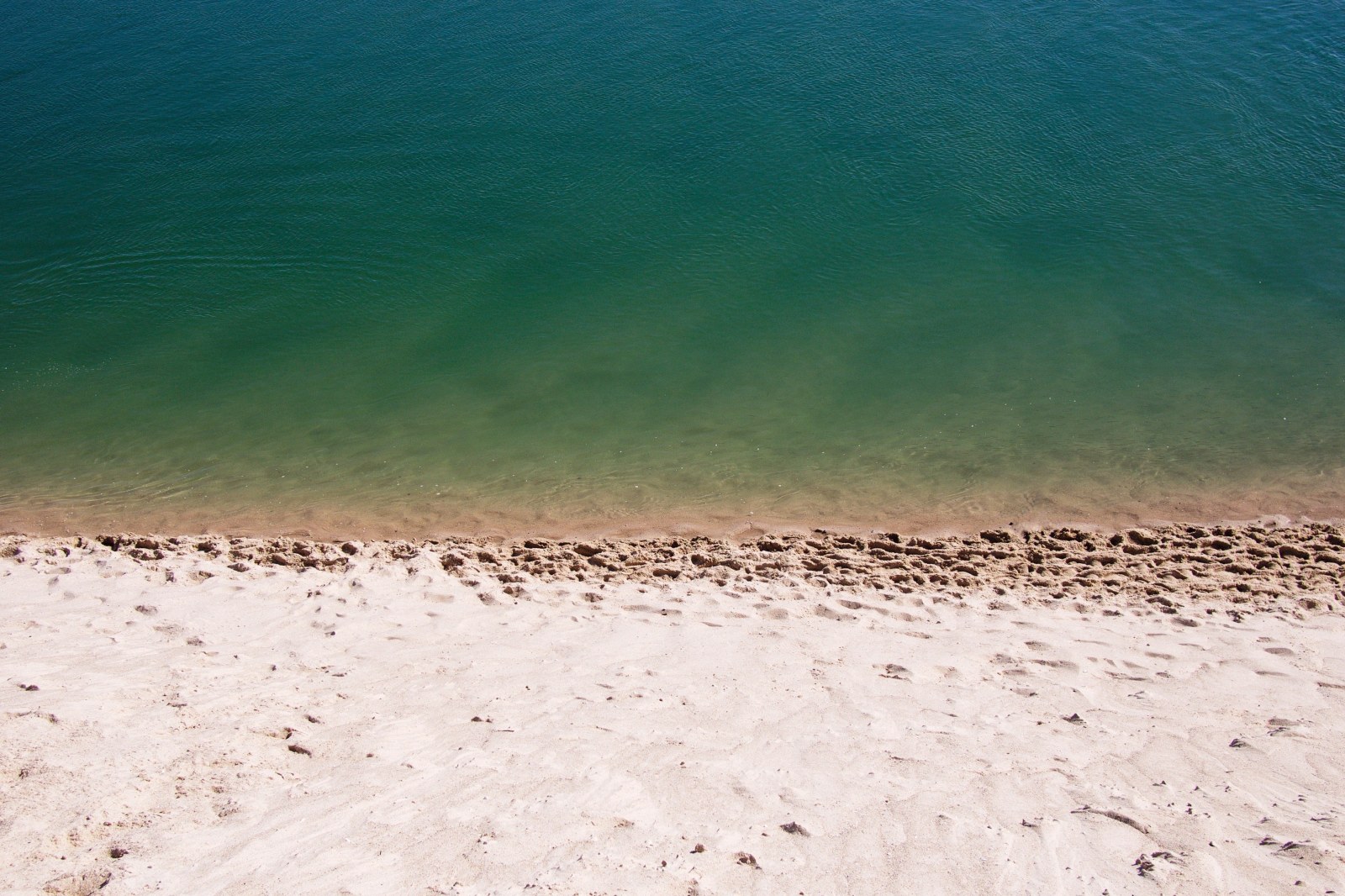 Soft Surf on White Sand — Ocean & Beach wallpaper