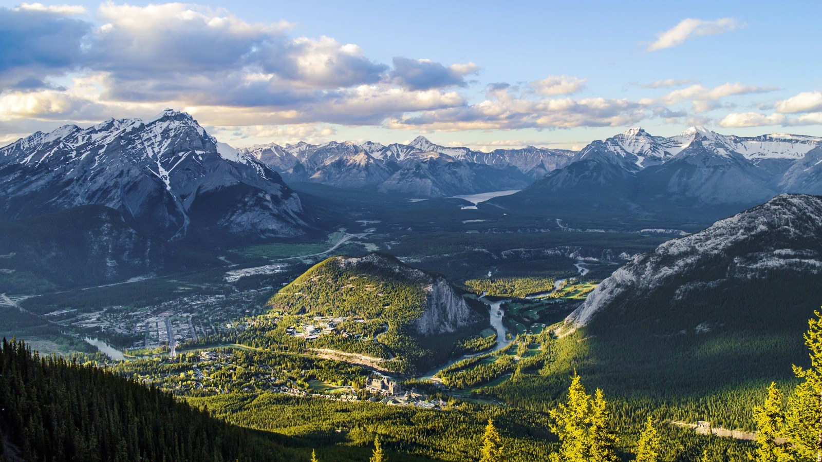 Wide Mountain Valley Panorama 4K Wallpaper — Nature wallpaper