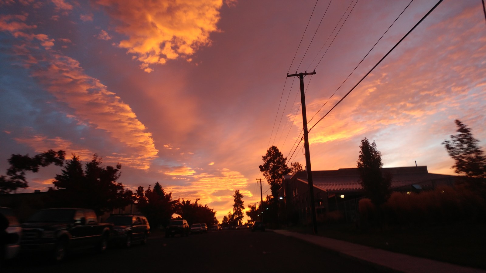 City Street and Sky in Natural Light — Sunsets & Sunrises wallpaper