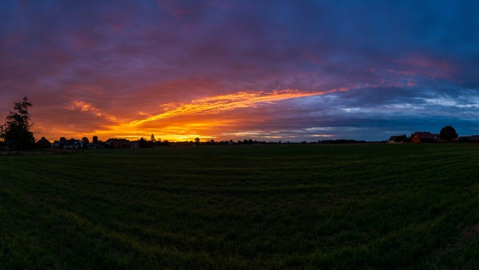 Moody Sky 4K Wallpaper — Sunsets & Sunrises wallpaper
