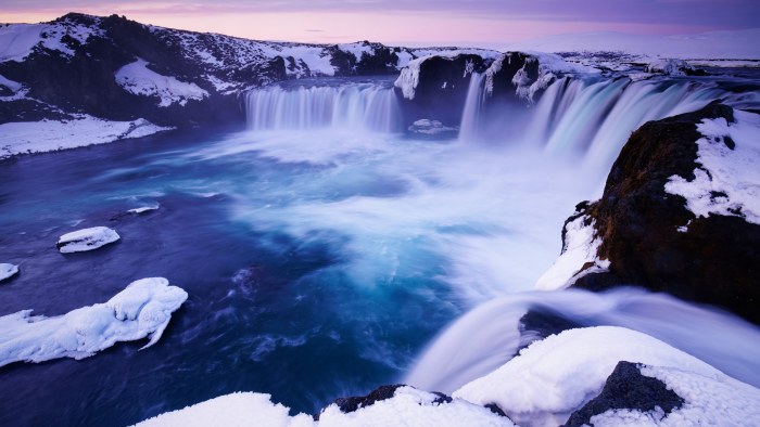 Snowy Horseshoe Waterfall — Waterfalls wallpaper