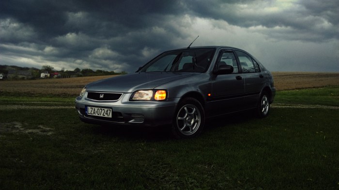 Silver Sedan on a Summer Field — Cars wallpaper
