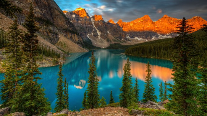Vivid Mountain Lake with Mountains — Mountains wallpaper