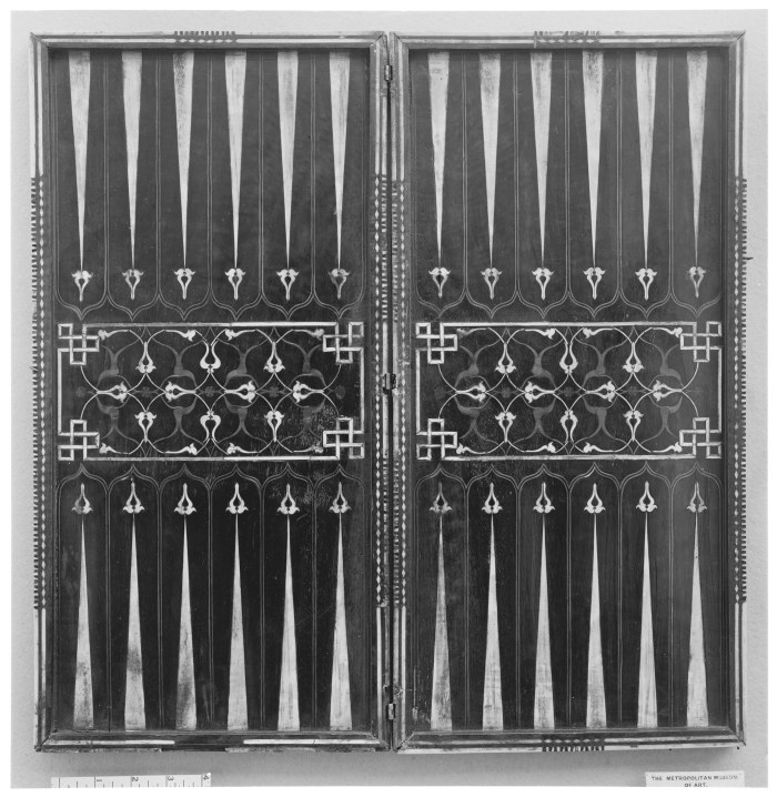 Antique Chess and Backgammon Board — Games wallpaper