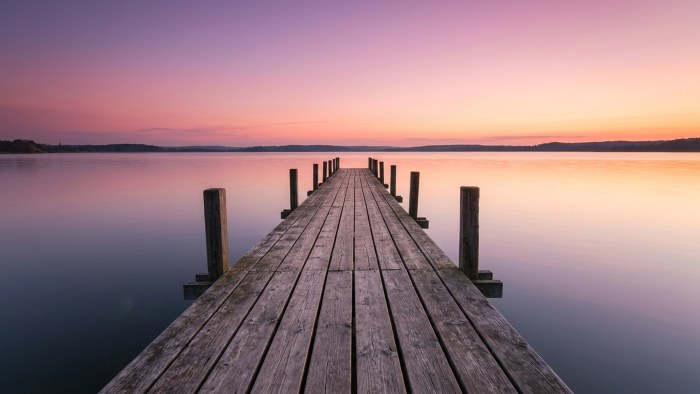 Minimal Sunset Pier 4K Wallpaper — Minimal wallpaper