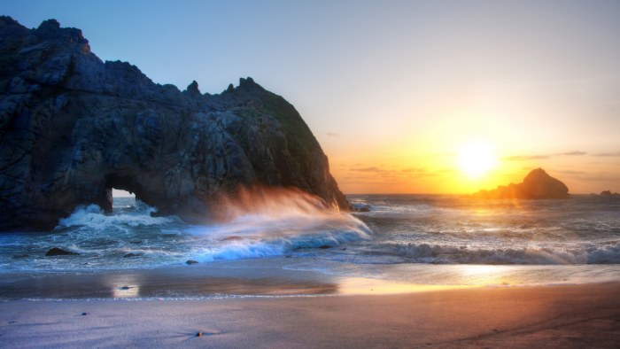 Sunset Through a Rock Arch, California — Ocean & Beach wallpaper