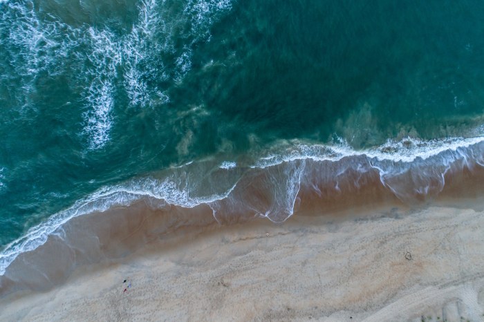 Teal Waves from Above — Ocean & Beach wallpaper