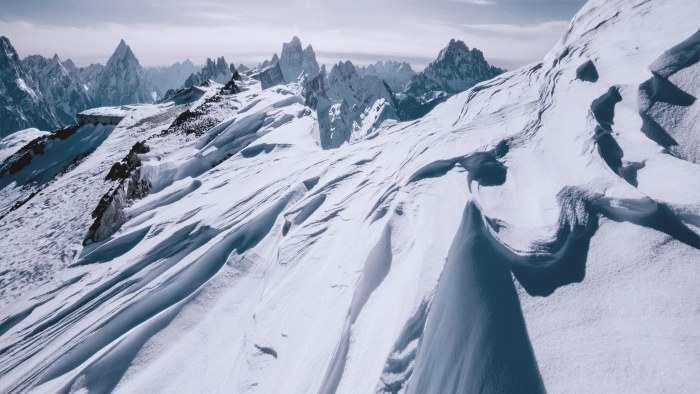 Snowy Mountain Ridge — Winter wallpaper