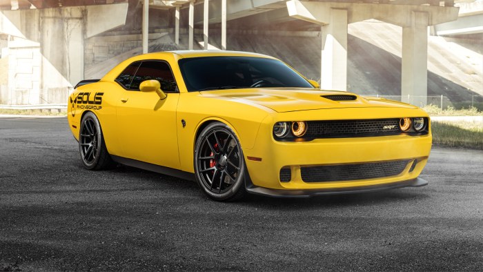 Yellow Dodge Challenger — Cars wallpaper