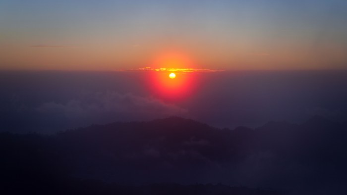 Mountains and Clouds in Natural Light — Sunsets & Sunrises wallpaper