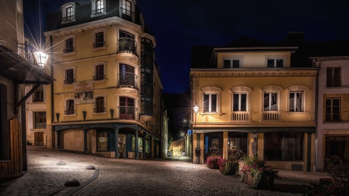 Moody City Street Desktop Background — City wallpaper
