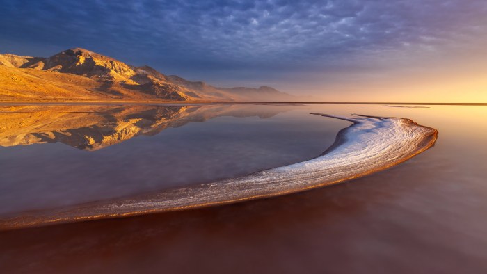 Golden Light on a Mountain Lake — Nature wallpaper