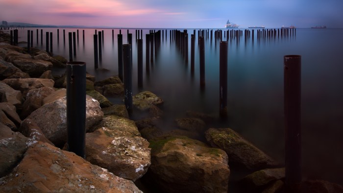 Old Pier Posts at Twilight 4K Wallpaper — Nature wallpaper