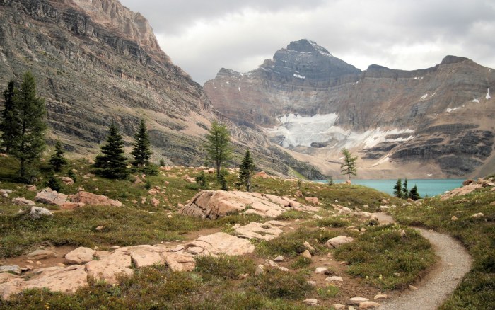 Mountain Trail Beside an Alpine Lake Wallpaper — Nature wallpaper
