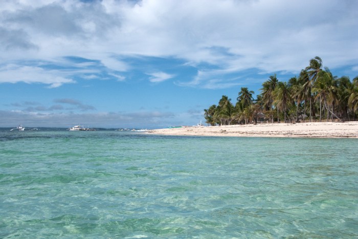 Crystal Clear Water, Malapascua Island — Ocean & Beach wallpaper