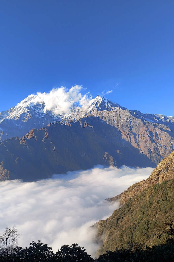 Snowy Mountain Peaks in Blue Tones — Mountains wallpaper