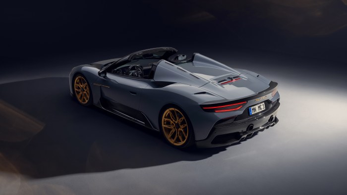 Gray Roadster in a Studio — Cars wallpaper
