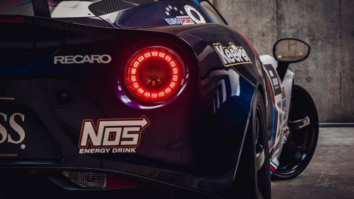 Glowing Taillight of a Race Coupe — Cars wallpaper