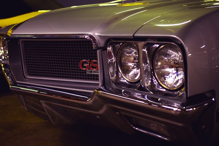 Classic GS Grille and Headlights — Cars wallpaper