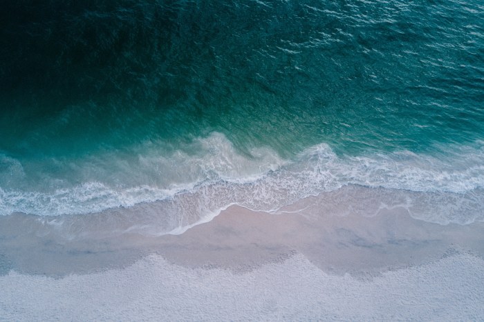 Emerald Waves Rolling In — Ocean & Beach wallpaper