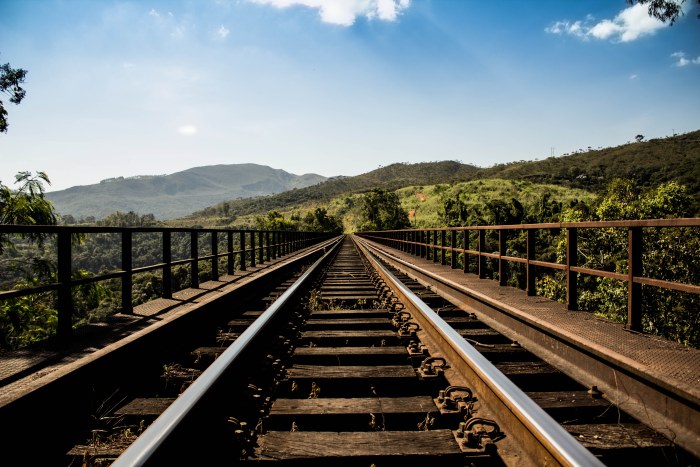 Railway Bridge Toward Green Hills — Trains wallpaper