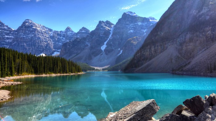 Mountain Lake and Mountains in Blue Light — Mountains wallpaper