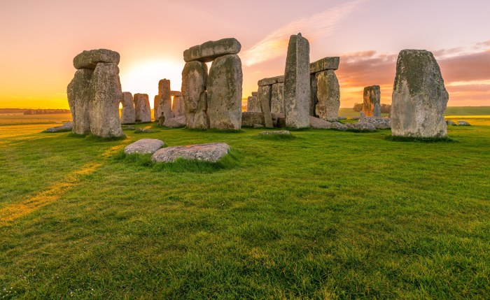 Stonehenge at Sunset Wallpaper — Architecture wallpaper