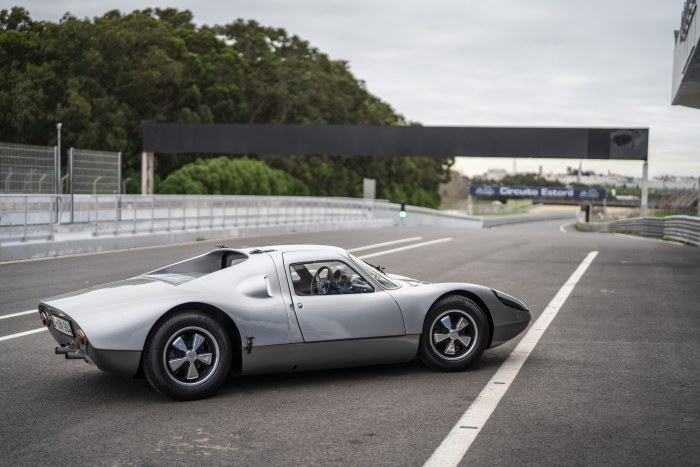 Silver Classic Racer on the Track — Cars wallpaper