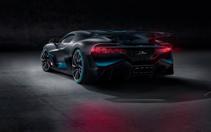 Bugatti Divo Rear View 2019 Wallpaper — Cars wallpaper