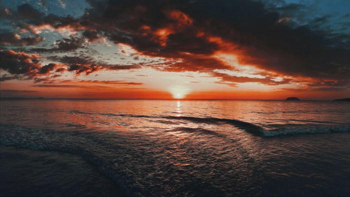 Navy Ocean Waves at Sunset — Sunsets & Sunrises wallpaper