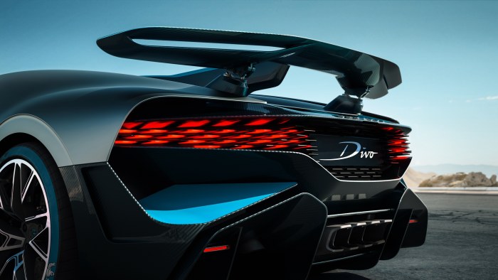 Bugatti Divo Led Tail Lights Rear View 2019 Wallpaper — Cars wallpaper